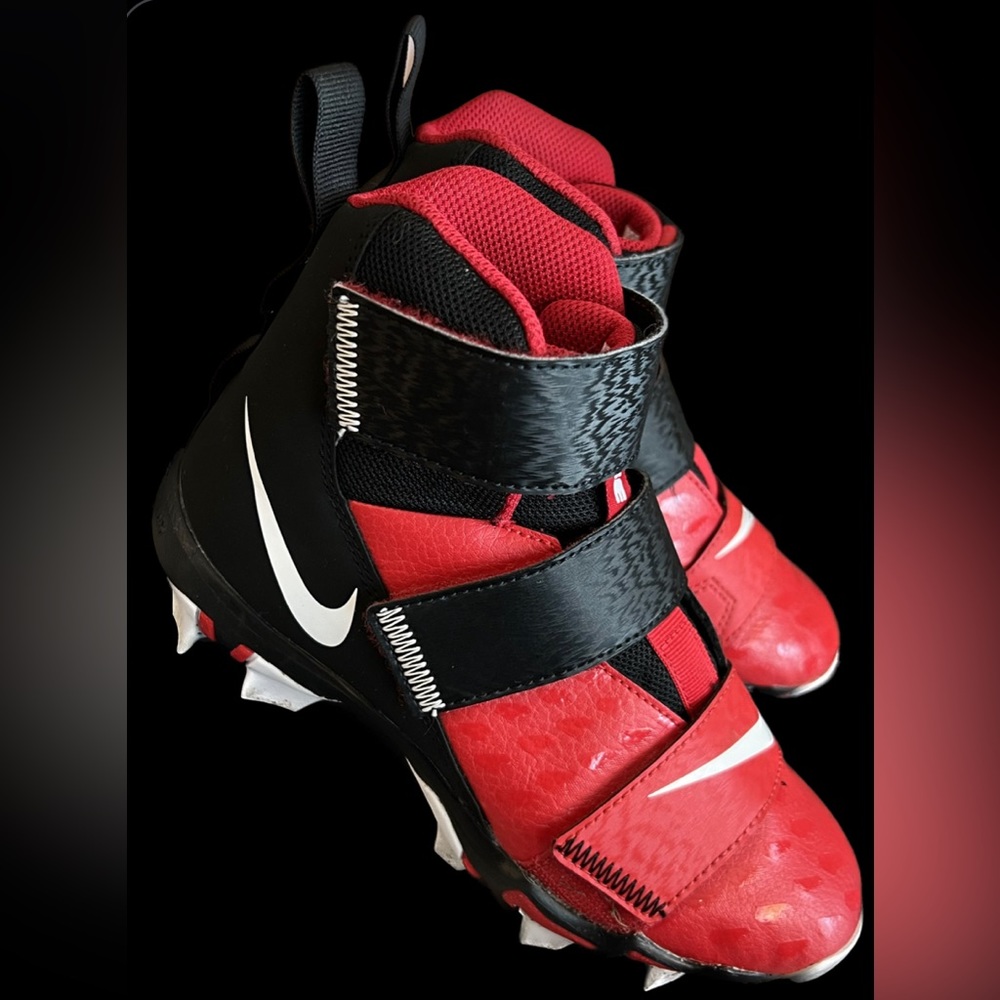 Nike Kids' Force Savage Shark 2 Football Cleats